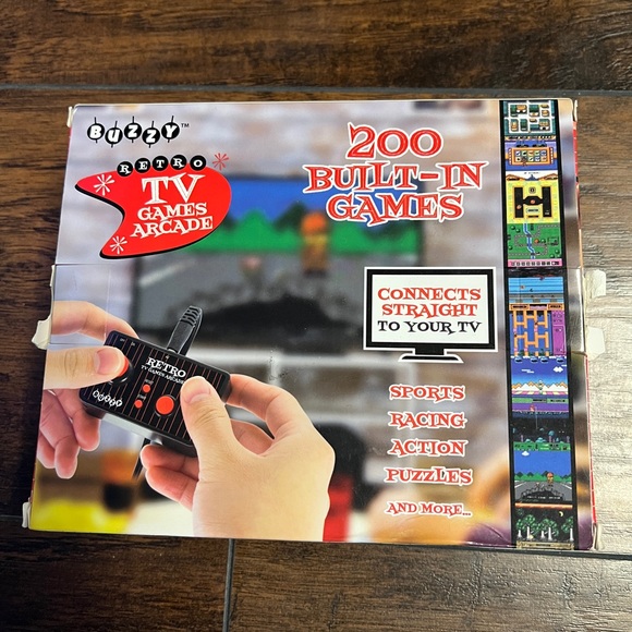 Buzzy Retro Handheld TV Game Arcade 200 Built In Sports,Racing,Action,Puzzle - Picture 2 of 4